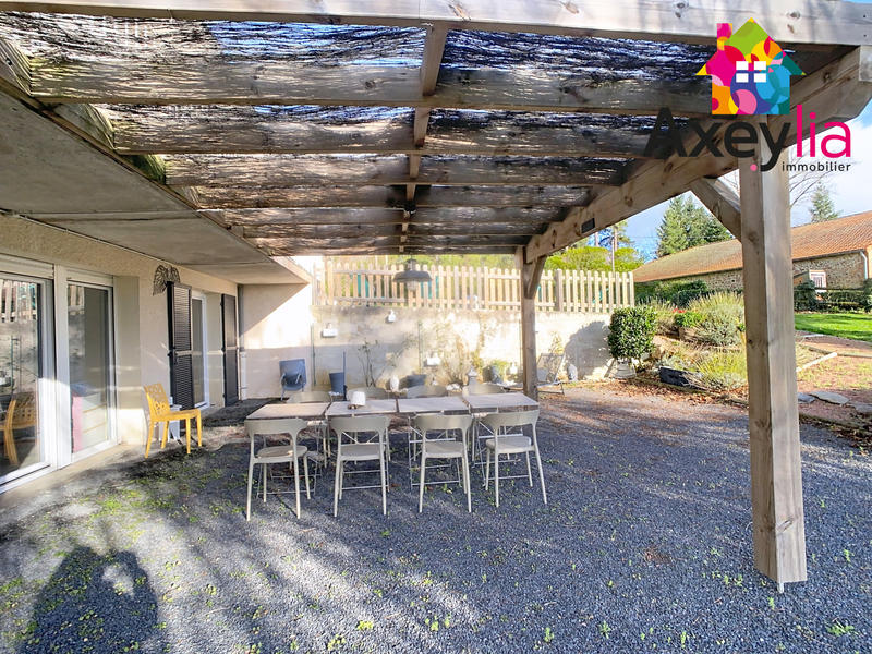 Maison - 214 m² - 8 pièces