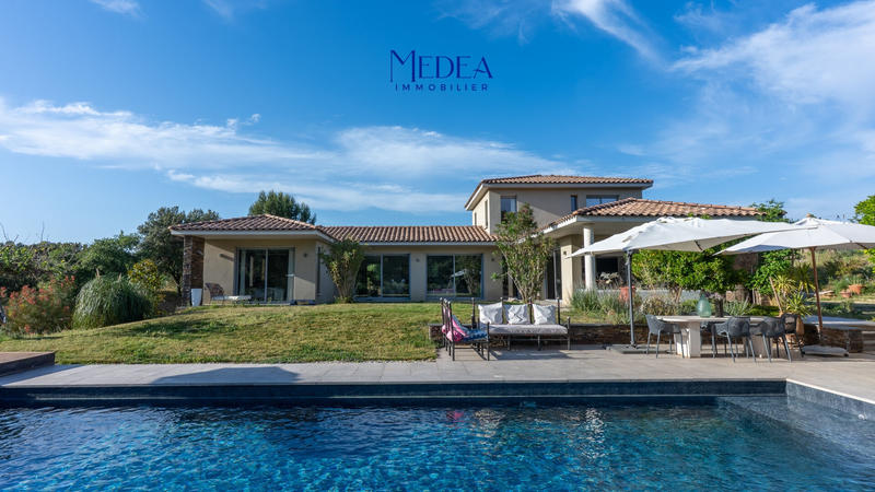 Propriété - 320 m² - 6 pièces