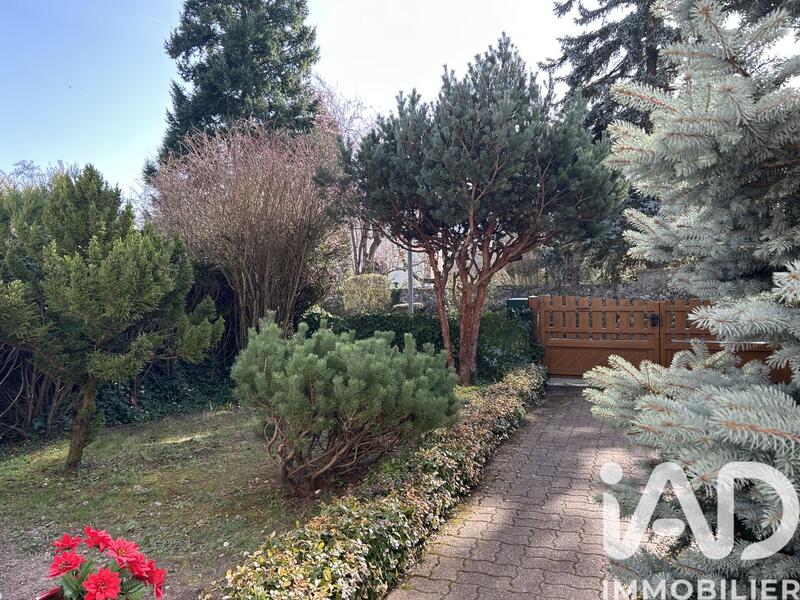 Maison - 104 m² - 4 pièces