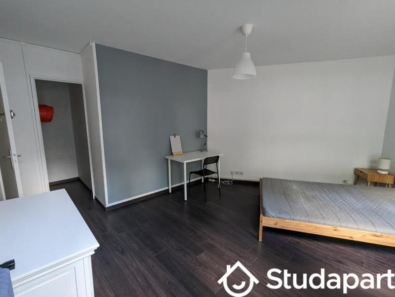 Chambre - 11 m² - 1 pièce