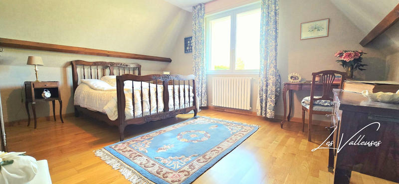 Maison traditionnelle - 185 m² - 8 pièces