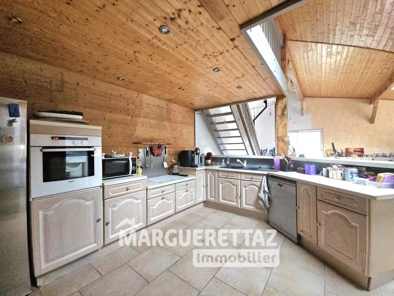 Maison - 140 m² - 5 pièces