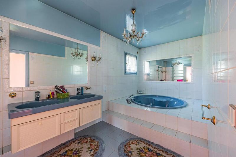 Pavillon - 140 m² - 5 pièces