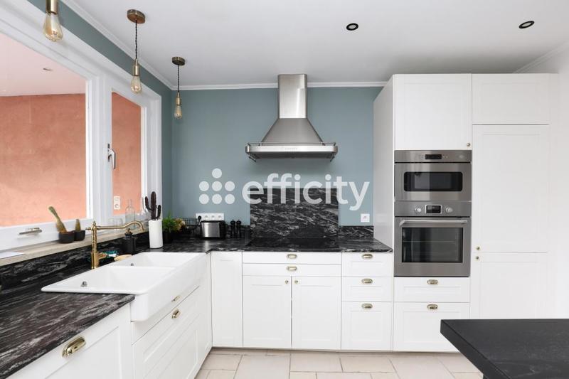 Maison - 159 m² - 6 pièces