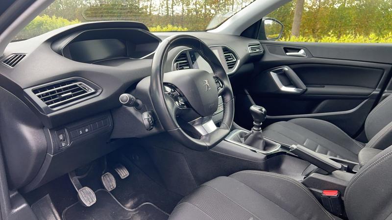 Peugeot 308 1.5 BlueHDi 100.0 Active Business