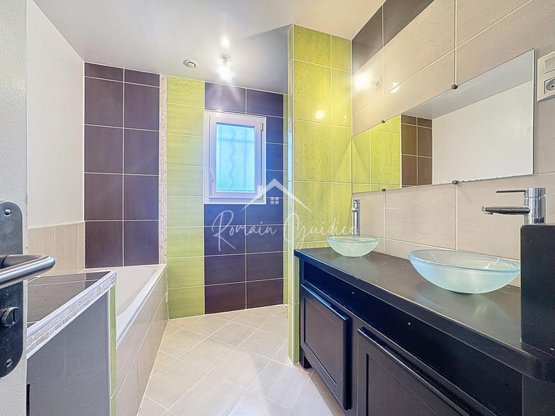 Villa - 105 m² - 4 pièces