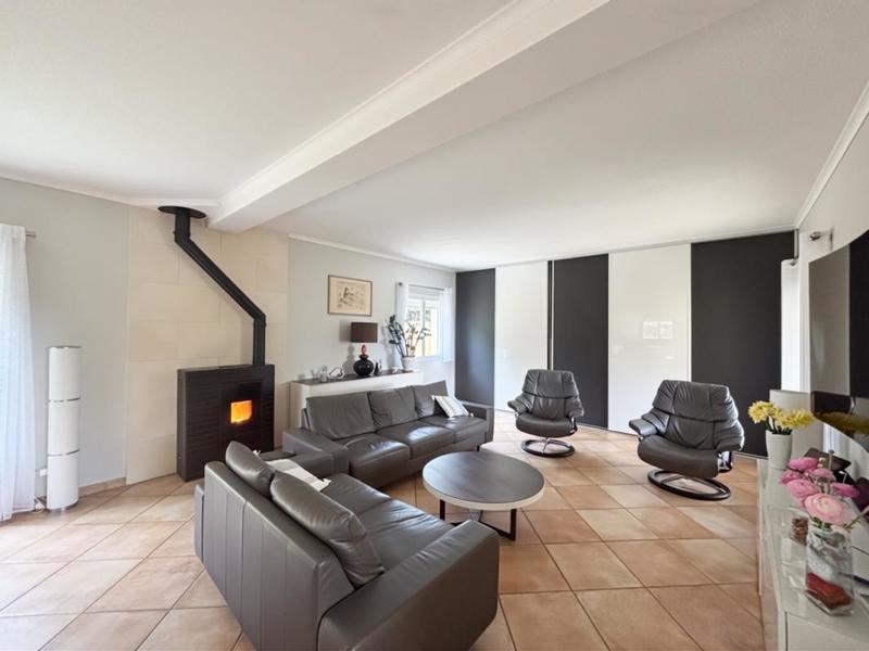 Pavillon - 180 m² - 5 pièces