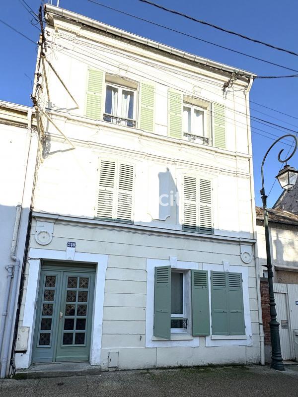 Immeuble - 250 m² - 16 pièces