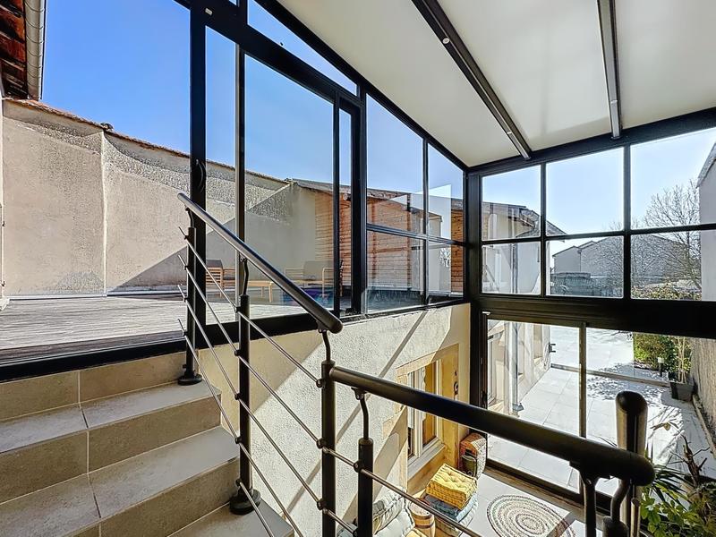 Maison - 250 m² - 7 pièces