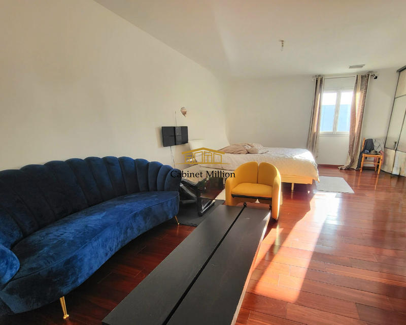 Maison - 210 m² - 4 pièces