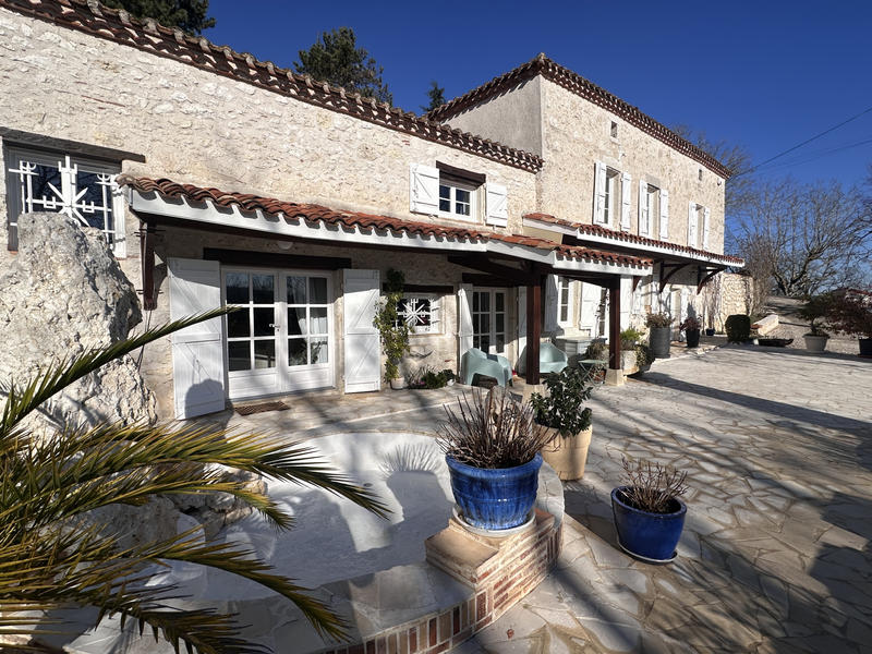 Maison - 200 m² - 7 pièces