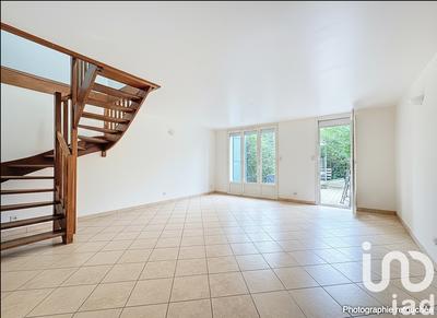 Maison - 92 m² - 5 pièces