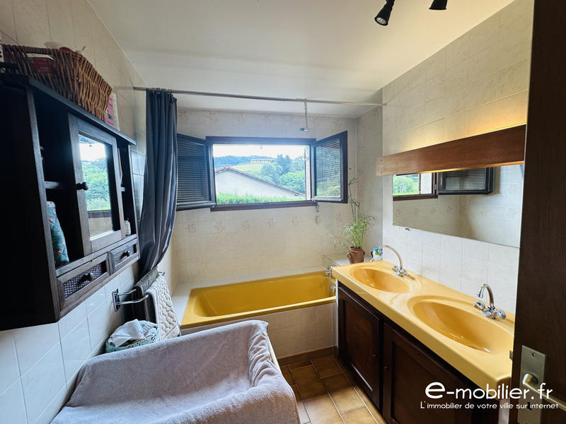 Maison - 80 m² - 4 pièces