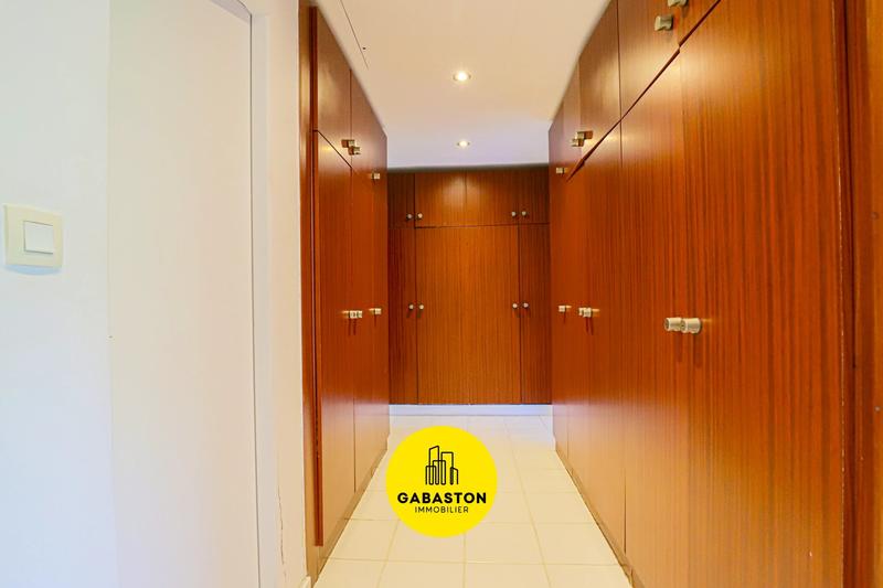 Appartement - 144 m² - 3 pièces