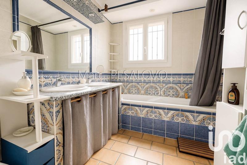 Maison - 180 m² - 8 pièces