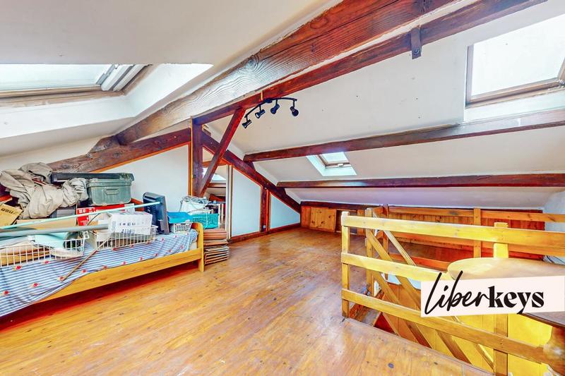 Maison - 176 m² - 8 pièces