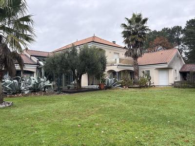 Demeure - 280 m² - 7 pièces