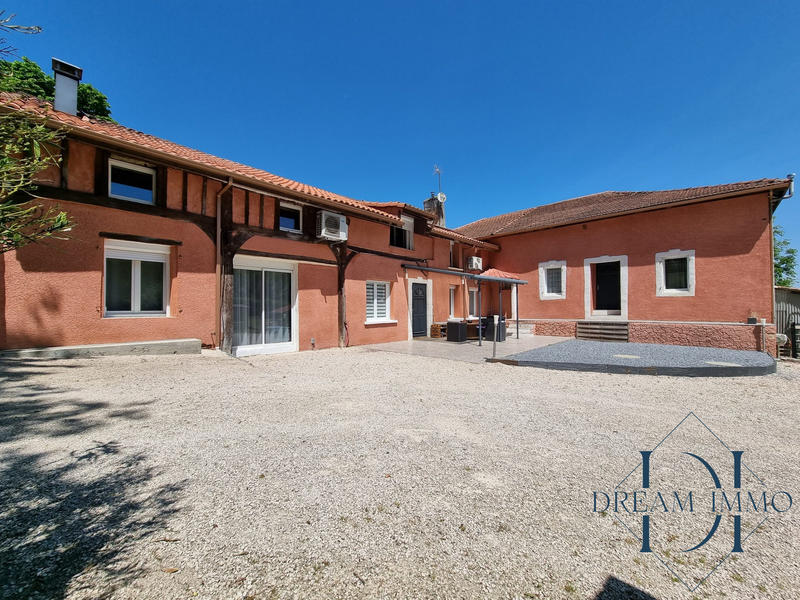 Maison - 291 m² - 10 pièces