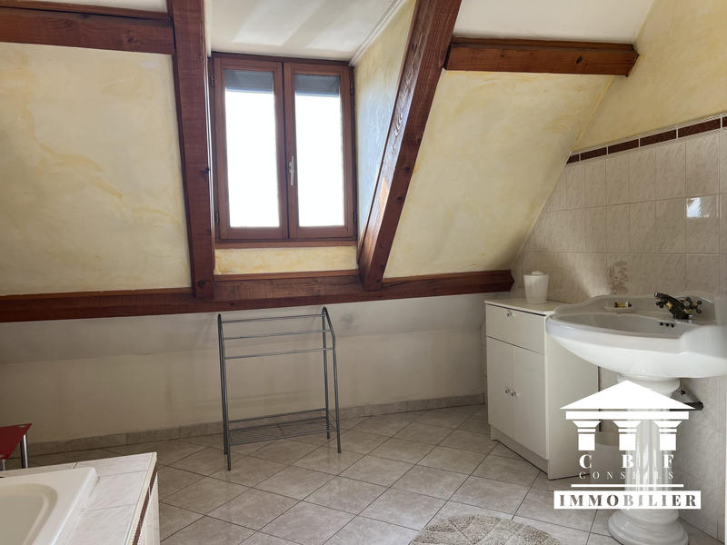 Maison - 183 m² - 7 pièces