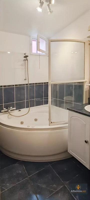 Appartement - 101 m² - 5 pièces