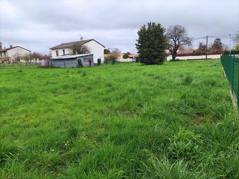 Terrain constructible - 1 885 m²