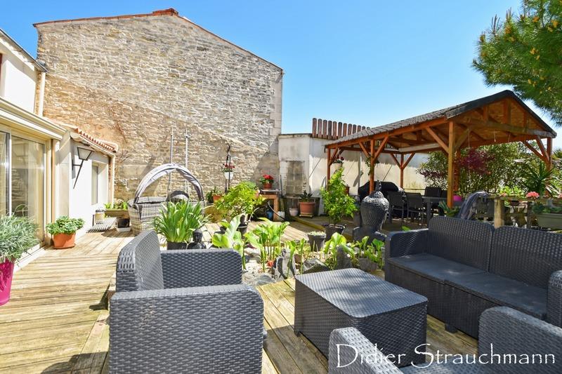 Maison - 166 m² - 7 pièces