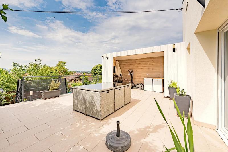 Maison - 270 m² - 7 pièces