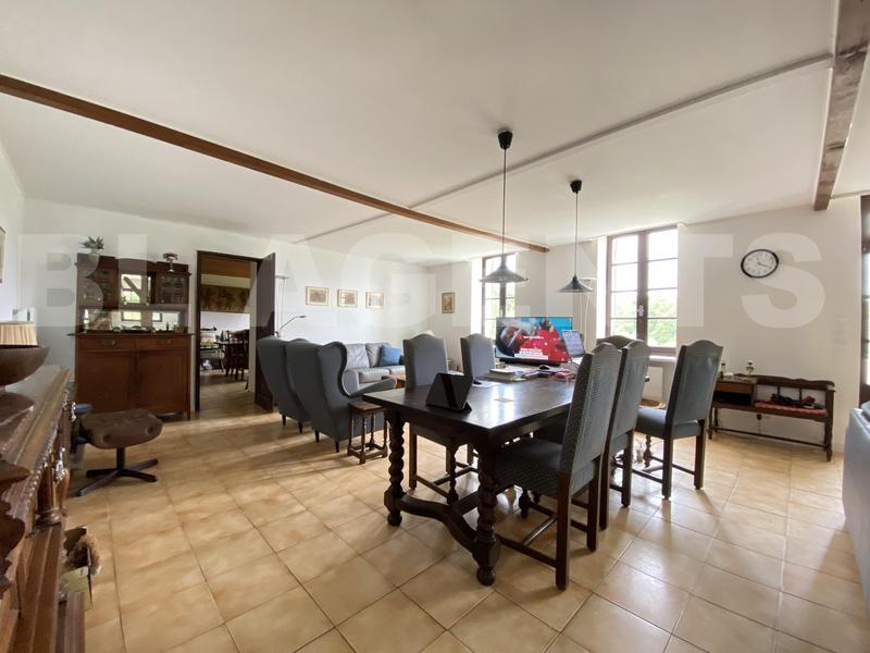 Maison en pierre - 225 m² - 6 pièces