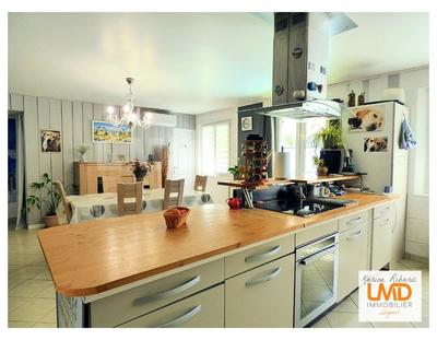 Maison - 151 m² - 6 pièces