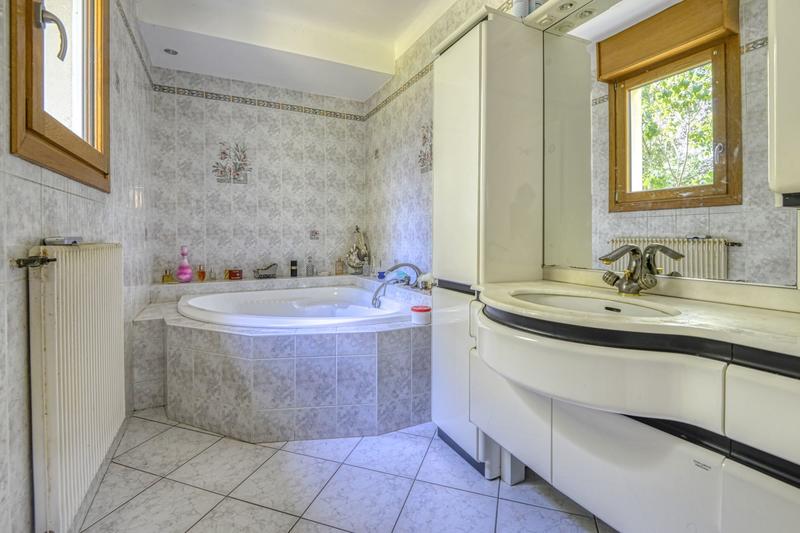 Maison - 270 m² - 7 pièces