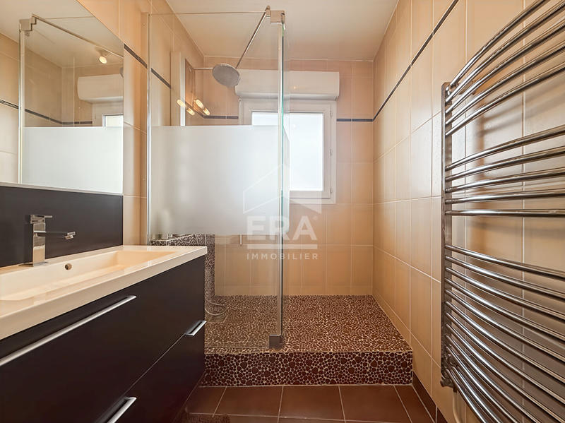 Appartement - 94 m² - 4 pièces