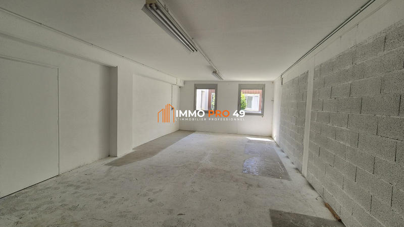 Entrepôt - 3 000 m²