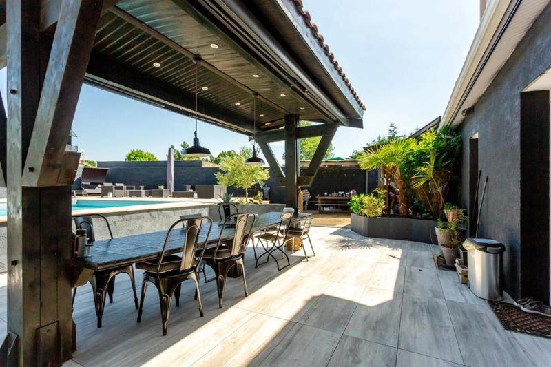 Maison - 200 m² - 8 pièces