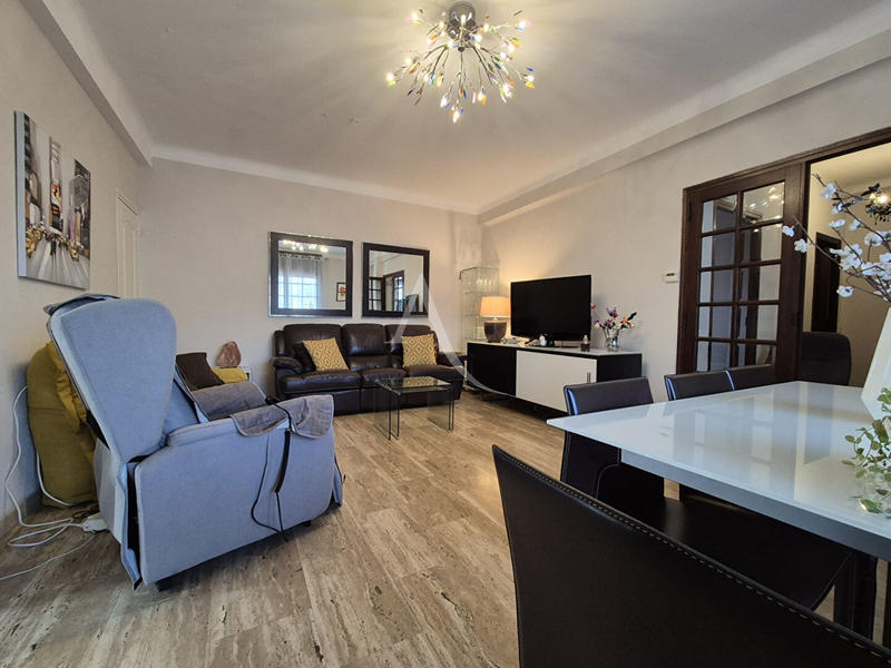 Maison - 340 m² - 14 pièces