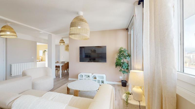 Appartement - 81 m² - 5 pièces