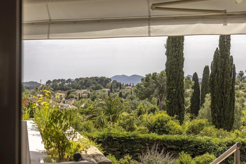 Maison - 202 m² - 5 pièces