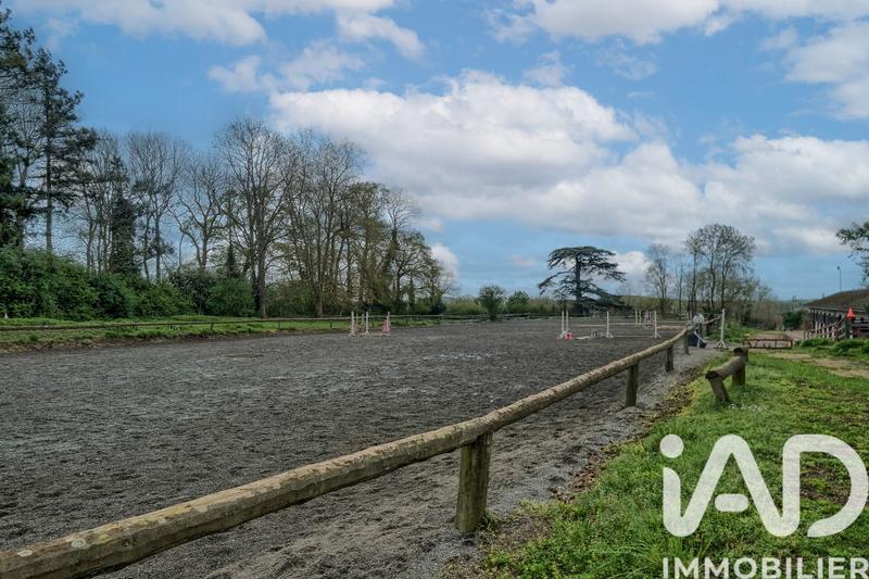 Château - 1 230 m² - 23 pièces