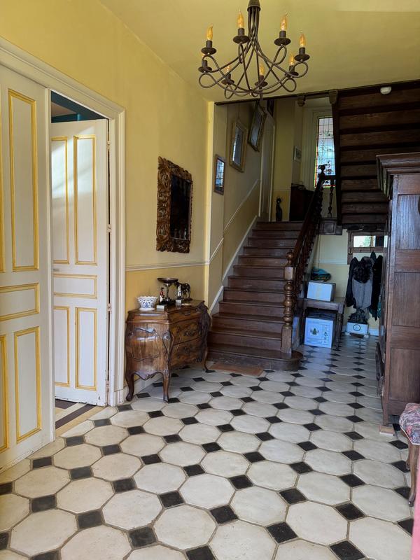 Maison - 355 m² - 15 pièces