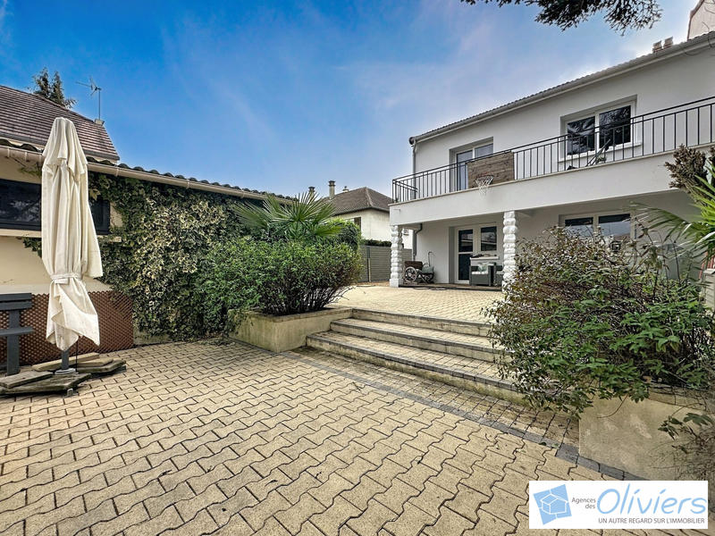 Maison traditionnelle - 140 m² - 6 pièces