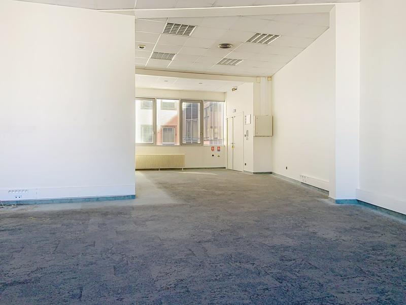 Local d'activités - 266 m² - 9 pièces