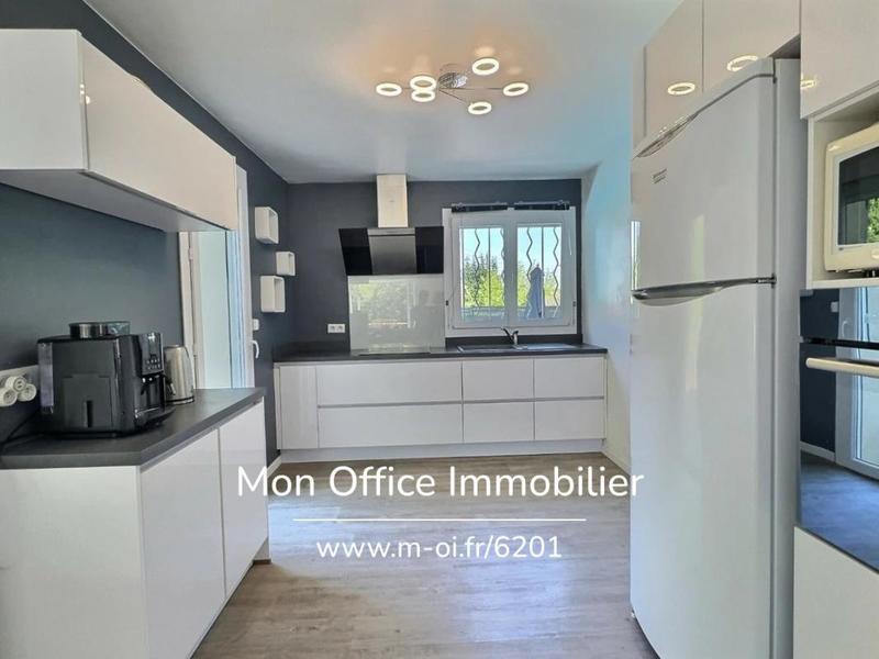 Maison - 250 m² - 10 pièces