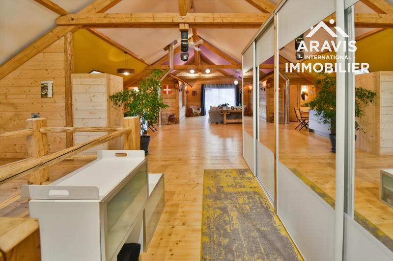 Maison - 393 m² - 11 pièces