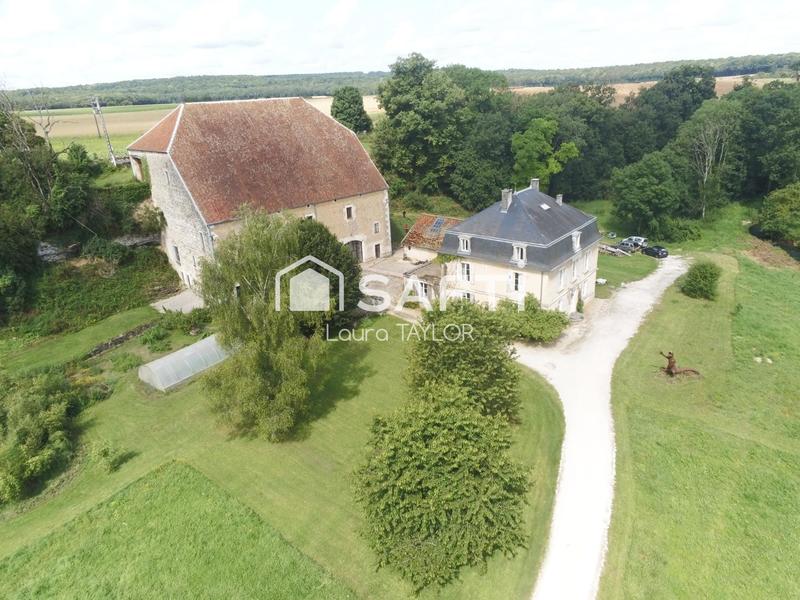 Château - 500 m² - 15 pièces