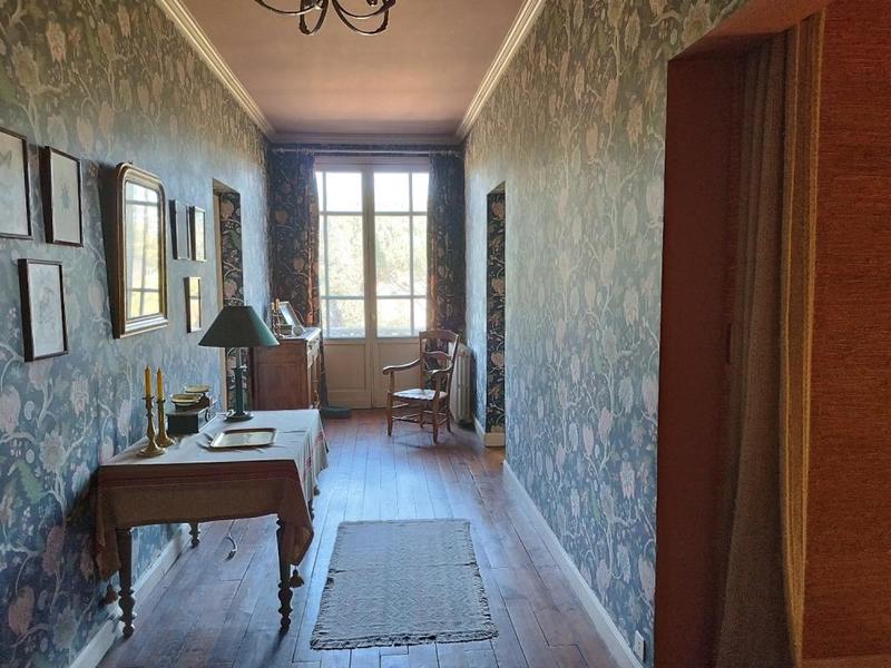 Demeure - 211 m² - 8 pièces