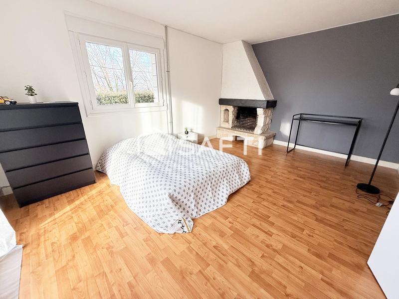 Maison - 210 m² - 8 pièces