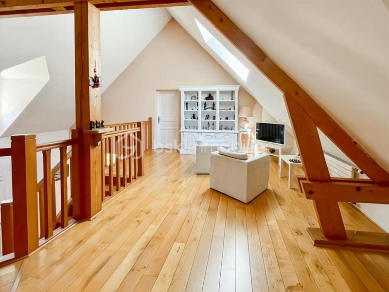 Demeure - 278 m² - 8 pièces