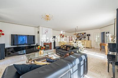 Maison - 193 m² - 7 pièces