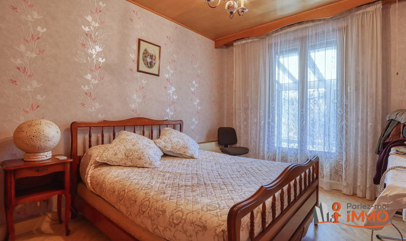 Maison - 300 m² - 8 pièces