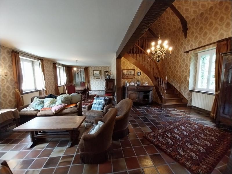 Maison traditionnelle - 197 m² - 9 pièces