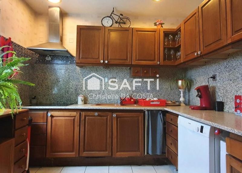 Maison - 90 m² - 5 pièces